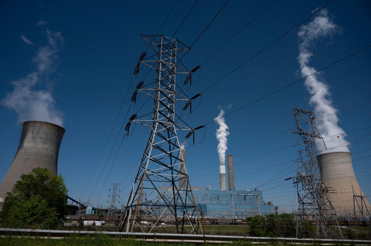 A coal-fired power plant in Adamsville, Ala., in April 2021. (ANDREW CABALLERO-REYNOLDS/AFP via Getty Images)