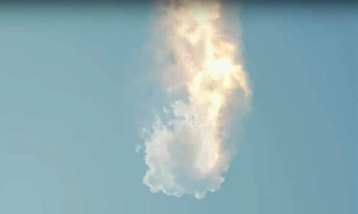 400-Foot SpaceX Rocket Explodes Over Gulf of Mexico