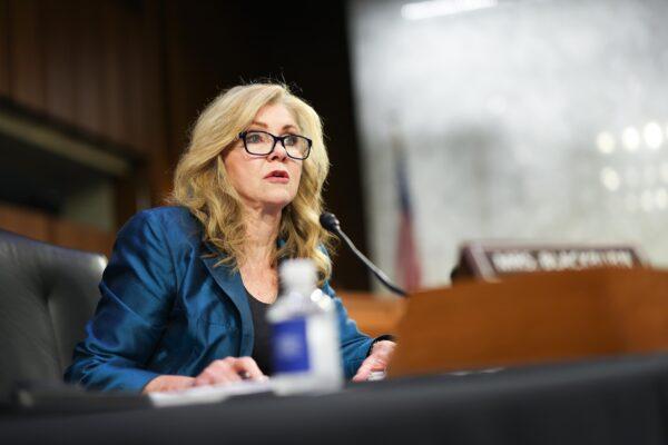 Sen. Marsha Blackburn (R-W.V.) questions Peiter “Mudge” Zatko, former head of security at Twitter, during a Senate Judiciary Committee Hearing on data security at Twitter, on Capitol Hill in Washington on Sept. 13, 2022. (Kevin Dietsch/Getty Images)