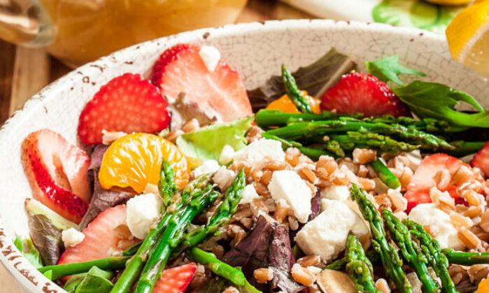 Strawberry Salad With Asparagus
