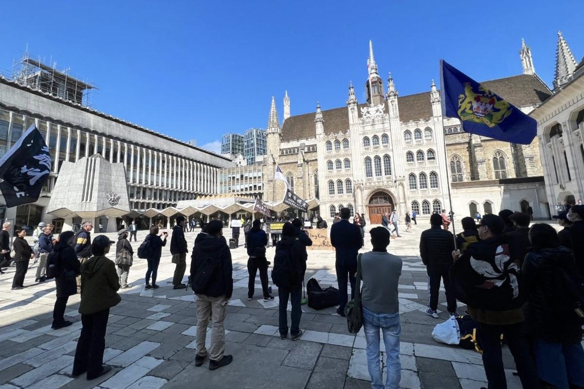 Hongkongers Protest in UK for Withheld Pension, as Treasury Secretary Makes First Visit Since National Security Law Enforced