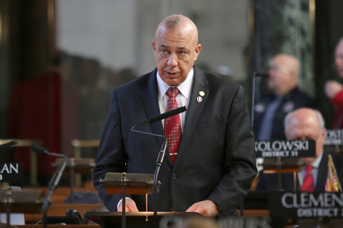 Nebraska Gun Rights Group Sues Over Mayoral Orders Prohibiting Guns on Public Property