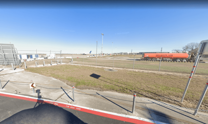 Airline Worker Dies of Injuries Suffered at Texas Airport