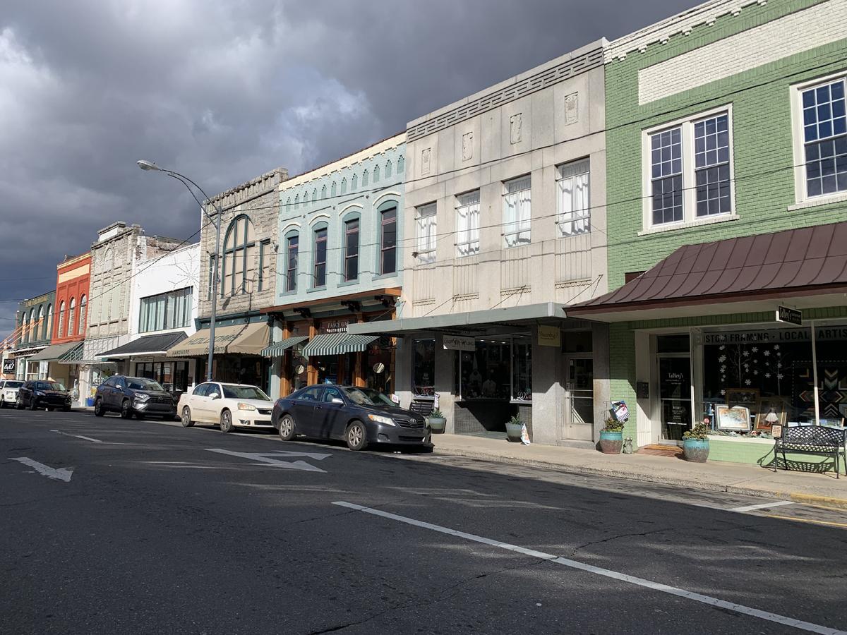 The Main Street of Mount Airy, N.C., the hometown of actor Andy Griffith, was the inspiration for the popular 1960s TV series “The Andy Griffith Show.” (Courtesy of Sharon Whitley Larsen)