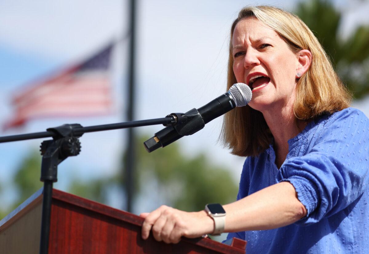  Kris Mayes, then-candidate for Arizona attorney general, speaks at a rally in Phoenix, Ariz., on Oct. 8, 2022. (Mario Tama/Getty Images)