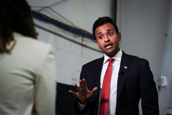 Republican presidential candidate Vivek Ramaswamy speaks to the press at the Iowa Faith & Freedom Coalition in Clive, Iowa, on April 22, 2023. (Madalina Vasiliu/The Epoch Times)