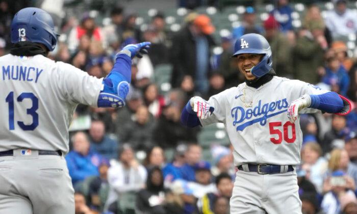 Mookie Betts Homers, Drives in 4 as Dodgers Beat Cubs 7–3