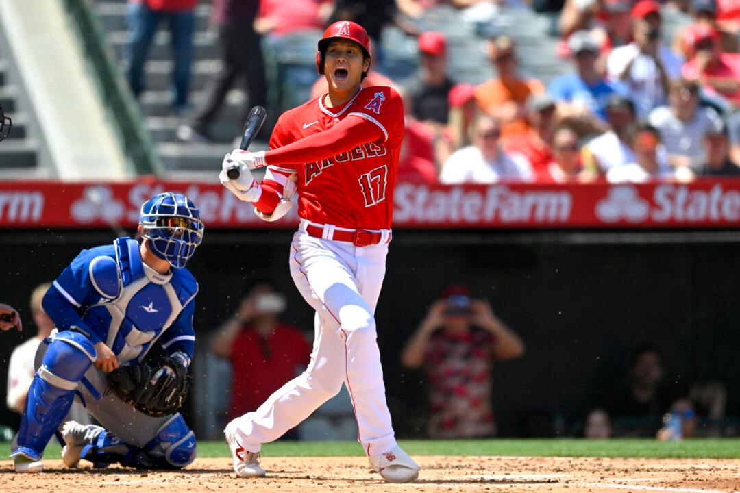 Ward, Trout, Ohtani Hit 3 Straight HRs, Angels Beat KC 4–3