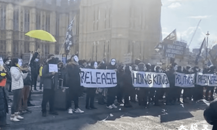 Hongkongers Rallied in London to Support Primary Election Defendants