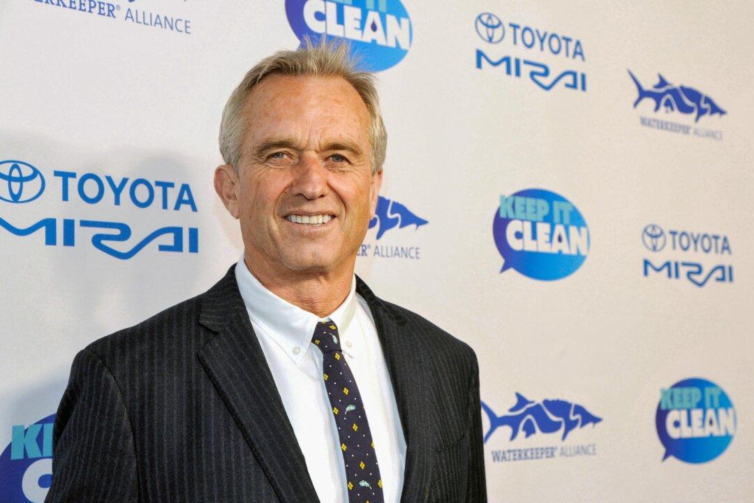 RFK Jr. Says Middle Class Was ‘Systematically’ Wiped Out by COVID-19 Lockdowns