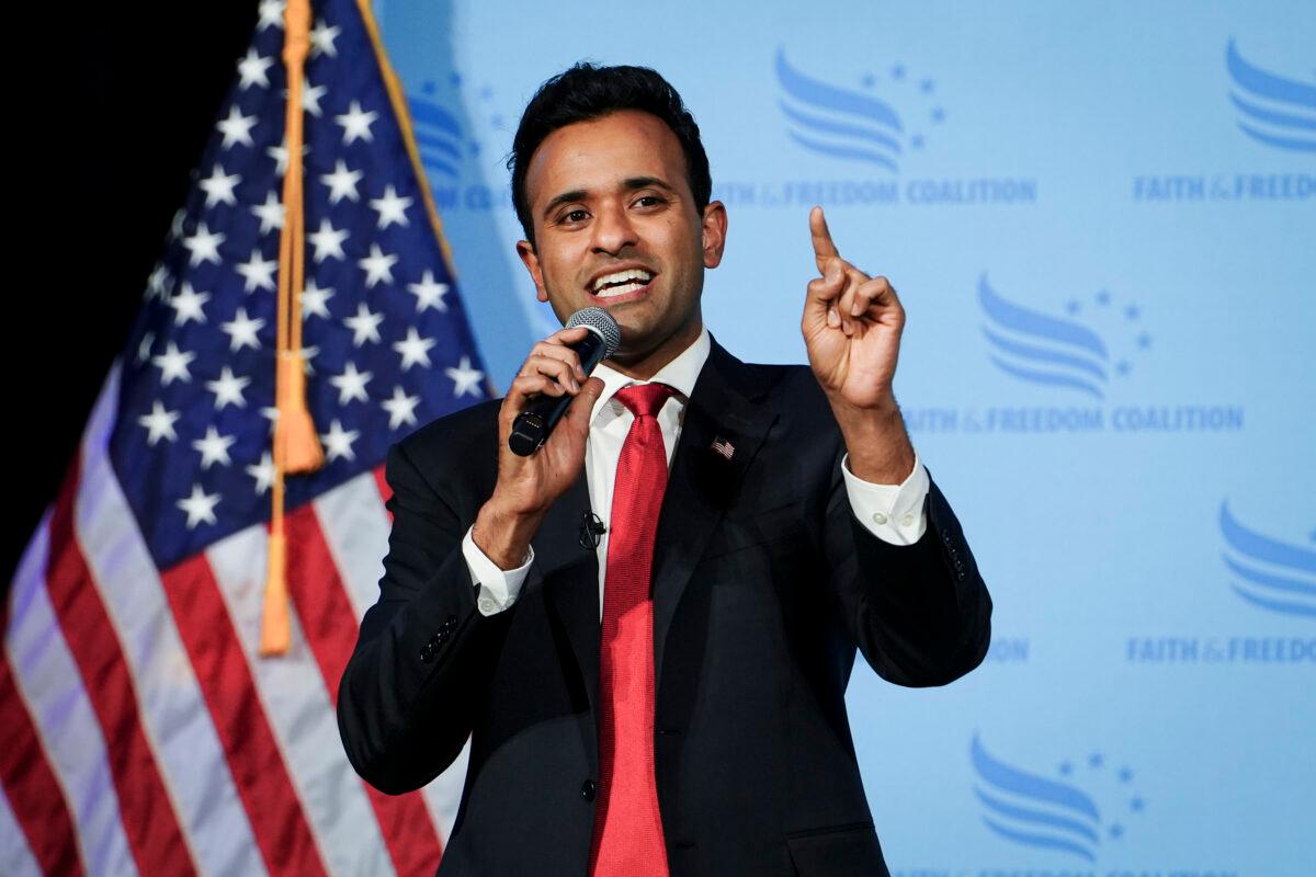 Republican presidential candidate Vivek Ramaswamy speaks in Clive, Iowa, on April 22, 2023. (Madalina Vasiliu/The Epoch Times)
