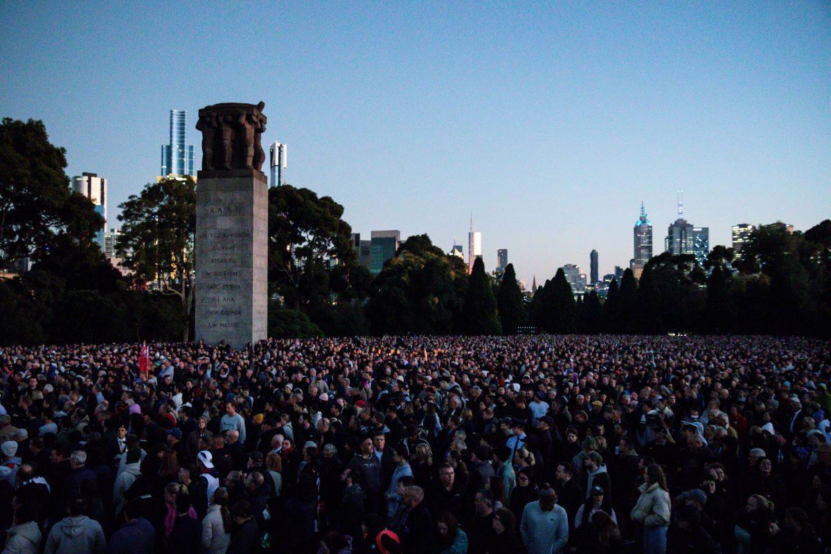 A general view of the crowd during the Anzac Day Dawn Service at the Shrine of Remembrance, Melbourne, Tuesday, April 25, 2023. (AAP Image/Diego Fedele)