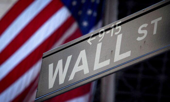 Wall Street Opens Lower on Mixed Earnings, First Republic Shares Plunge