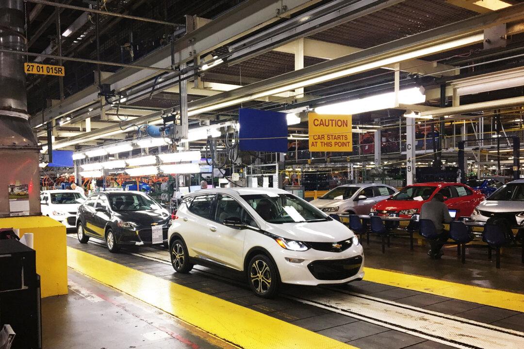 Ottawa Considers Adjusting Zero-Emission Vehicle Rebate