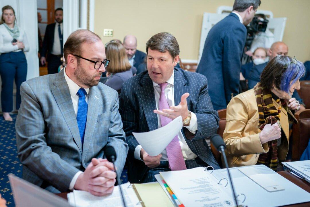 GOP Debt Limit Bill Clears Committee, Clearing Way for House Vote