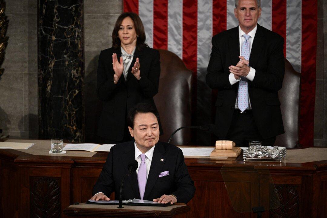 South Korean President Hails US Ties in Face of North Korea Threat During Address to Congress