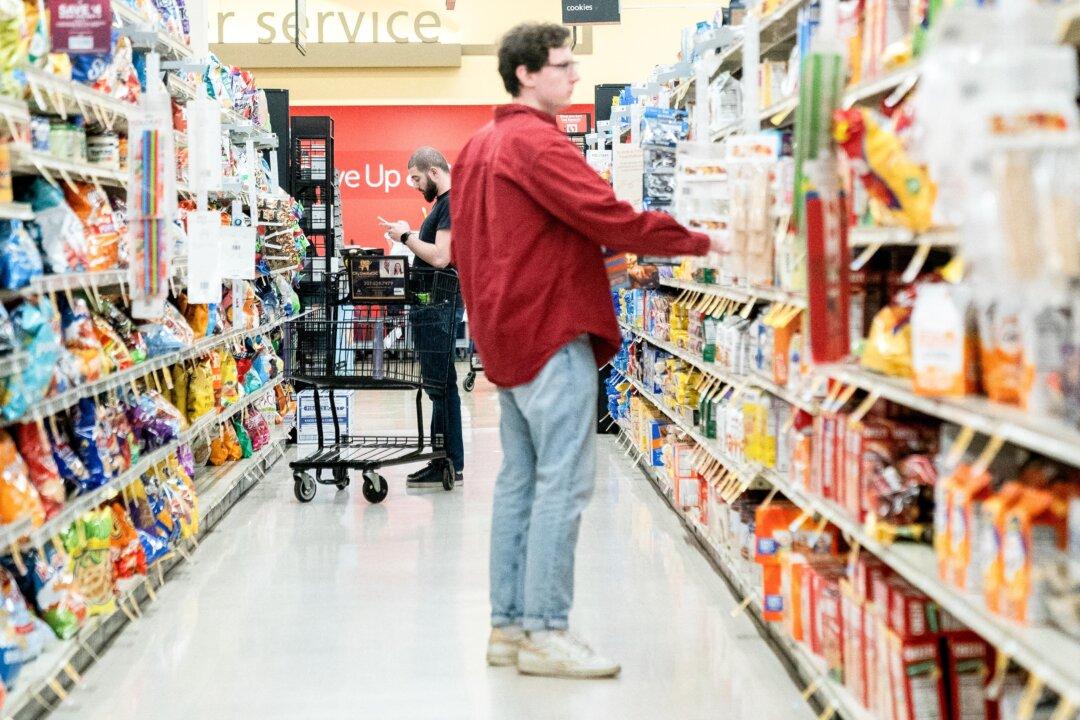 Consumer Sentiment Hits 6-Month Low in May: Survey