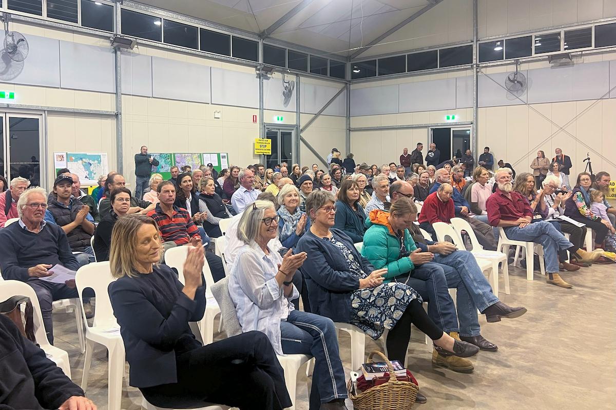 Locals, Politicians Rally Against Silver Mine in Australian Outback