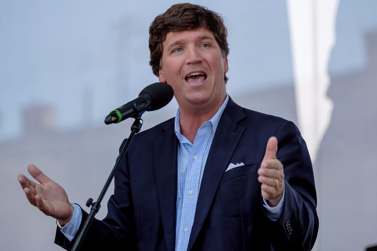 Tucker Carlson's Lawyer Responds to Fox News Contract Breach Allegations