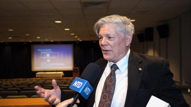Rick Jensen, award-winning radio talk show host, moderated the panel discussion at the film screening of the documentary “Medical Genocide” at the University of Delaware on April 26, 2023. (Nancy Wang/The Epoch Times)