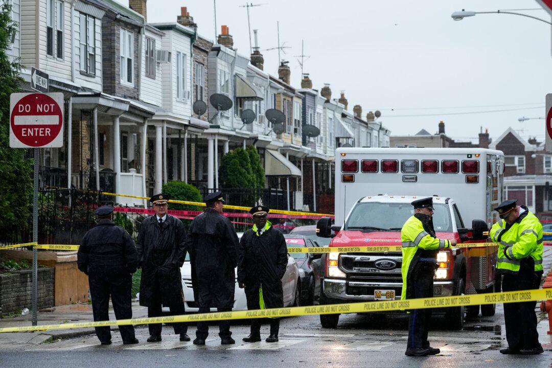 3 Killed, 1 Wounded in Philadelphia Shooting; 2 in Custody