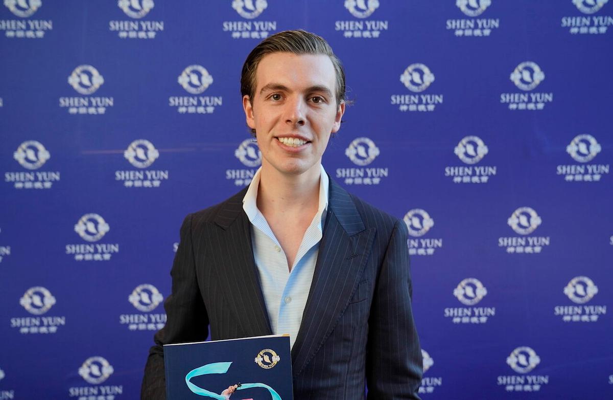 Media CEO Touched by Universal Values Presented in Shen Yun