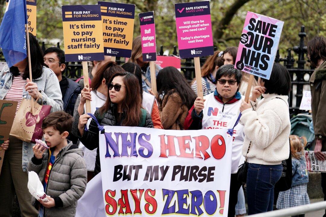 ER, Cancer Ward, and ICU Affected for 1st Time in Nurses Strike Ahead of Crunch Vote