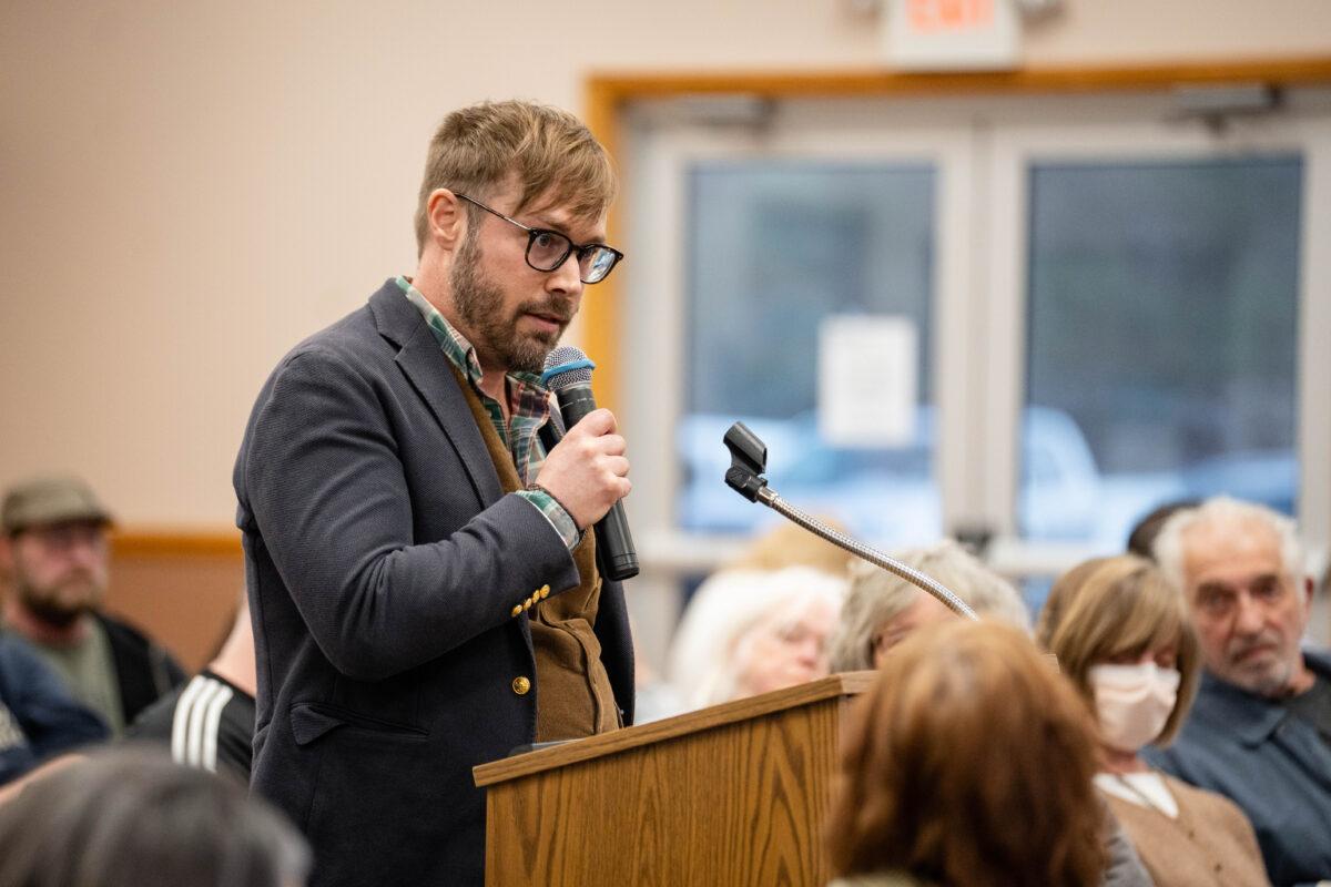 James White speaks at a public hearing on New Century's proposed development, at the Town of Deerpark Senior Center in Huguenot, N.Y., on April 26, 2023. (Samira Bouaou/The Epoch Times)