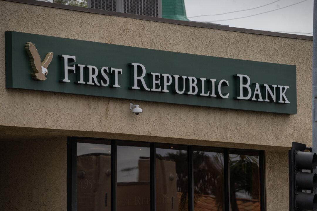 Regional Bank Shares Take Beating After First Republic Collapses