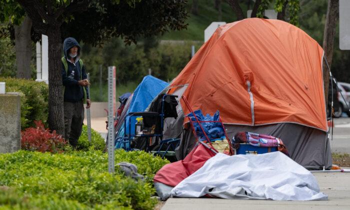Newport Beach Votes to Ban Homeless Encamping, Increase Shelter Beds