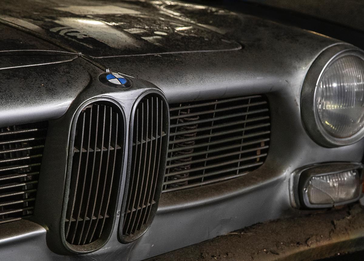 A BMW 3200 CS Bertone 1963, to start bidding at 5,000 euros. (Courtesy of <a href="https://www.facebook.com/classiccarauctionsNL/">Classic Car Auctions</a>/<a href="https://www.classiccar-auctions.com/palmen">classiccar-auctions.com</a>)