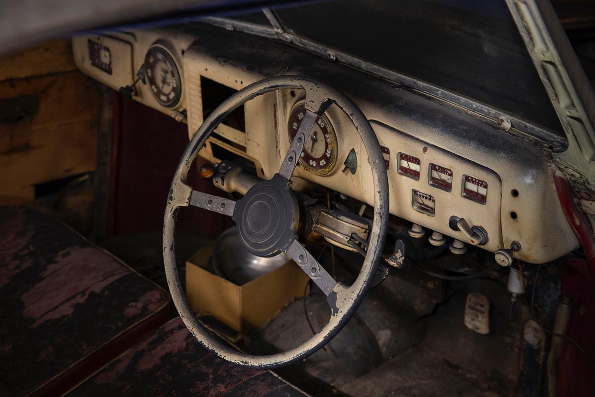 The interior of a Delahaye 135M Convertible 1950, which will start bidding at 10,000 euros. (Courtesy of <a href="https://www.facebook.com/classiccarauctionsNL/">Classic Car Auctions</a>/<a href="https://www.classiccar-auctions.com/palmen">classiccar-auctions.com</a>)