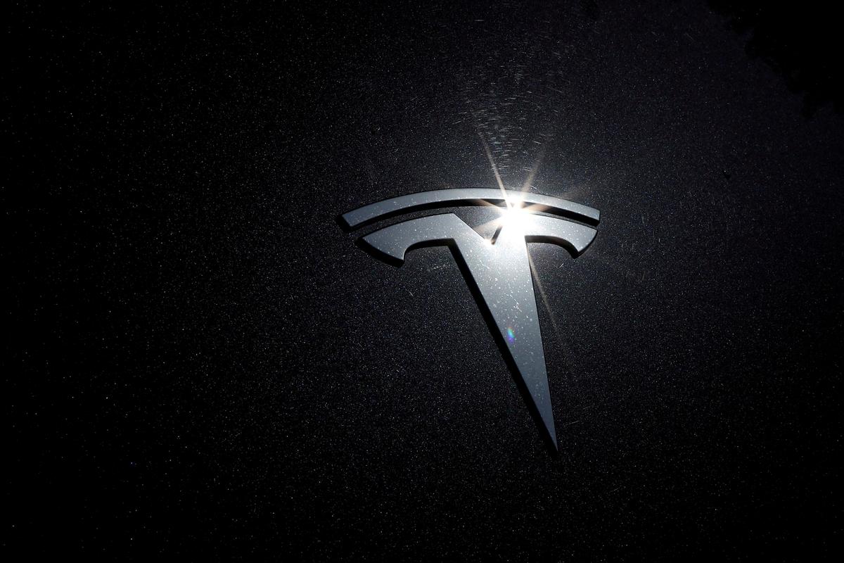 Tesla on Autopilot Crashes Into Stopped Truck in Pennsylvania: Police