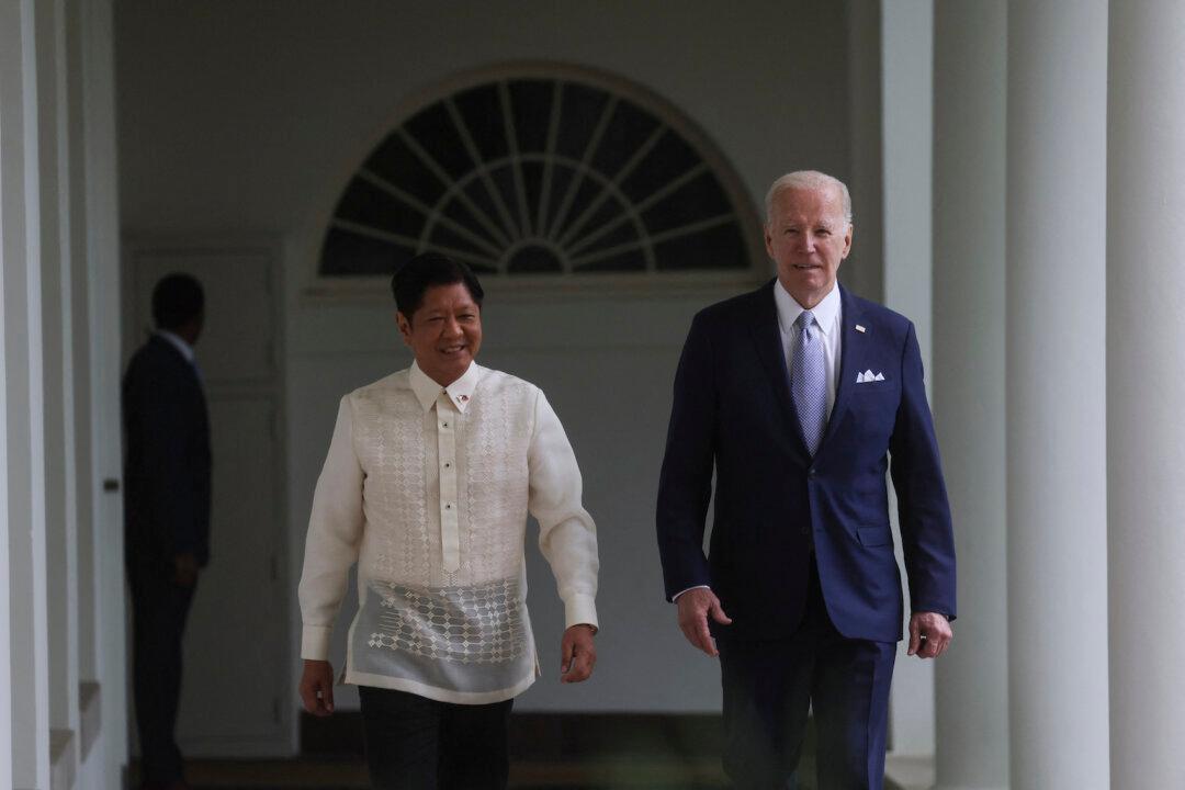 US, Philippines Call for Peace Across Taiwan Strait in Joint Statement