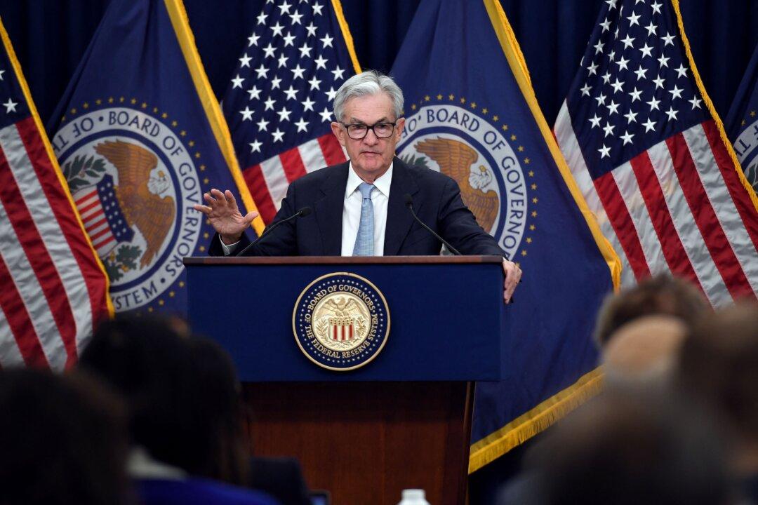 ANALYSIS: US Economy Flirting With Stagflation as Prices Remain High While Economy Slows Down
