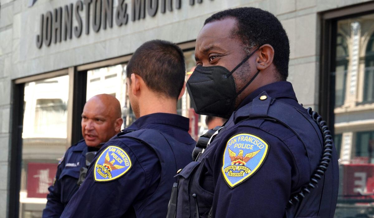 San Francisco police officers respond to a call on May 24, 2022. (Justin Sullivan/Getty Images)