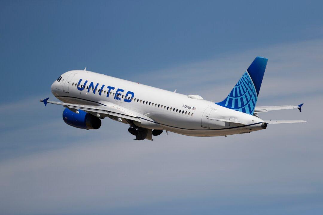 United Airlines Jet Makes Unscheduled Landing in Florida After Passenger Fights With Crew Member