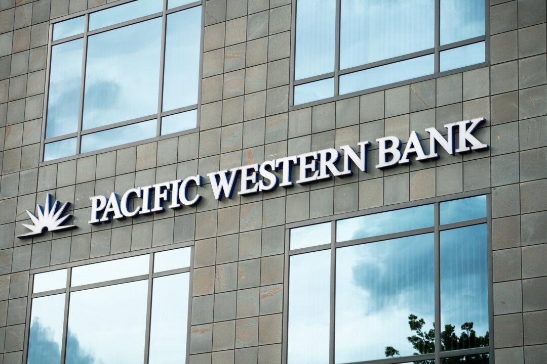 Pacific Western Shares Slide as Bank Reports Deposits Fall, Pledges More Assets as Collateral