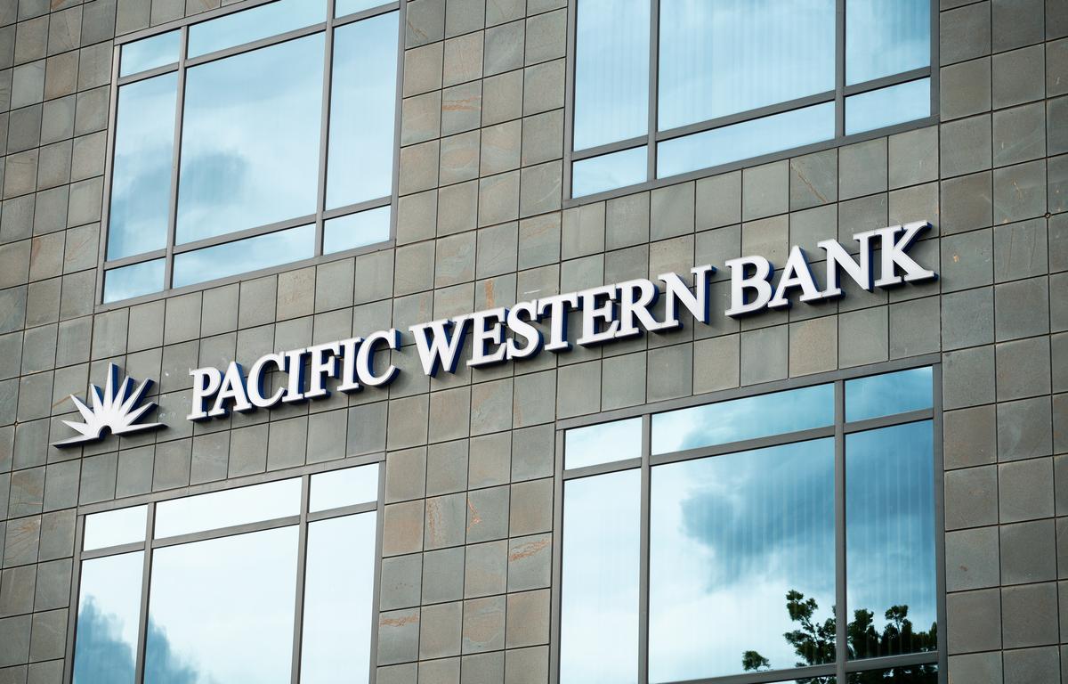 Pacific Western Shares Slide as Bank Reports Deposits Fall, Pledges More Assets as Collateral