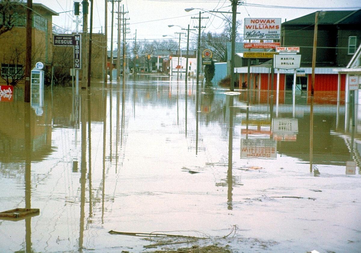 The flooded streets of Fort Wayne, Ind. (Public domain)