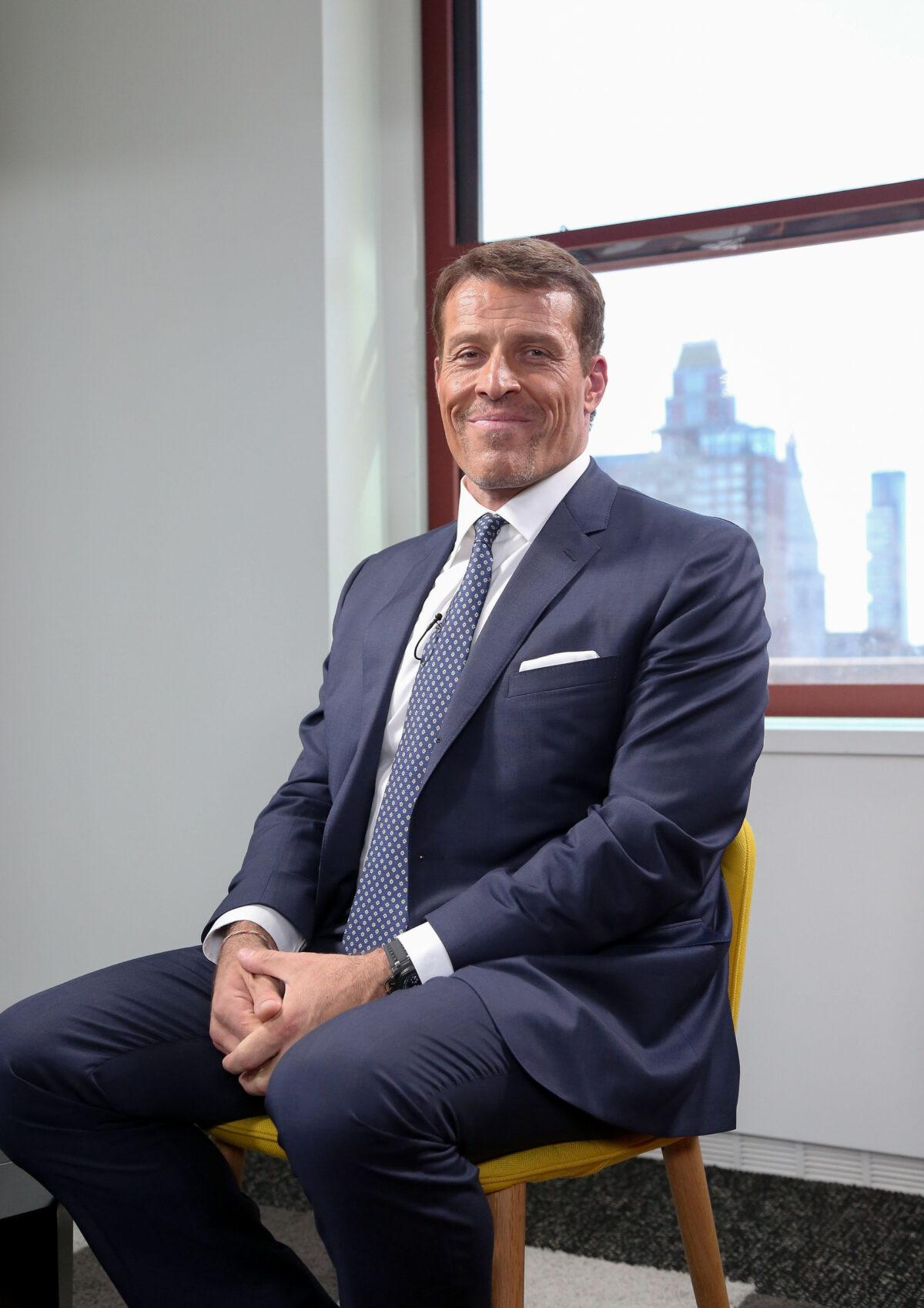 Tony Robbins sits down for an interview at The Empire State Building in New York City on Oct. 5, 2015. (Taylor Hill/Getty Images)
