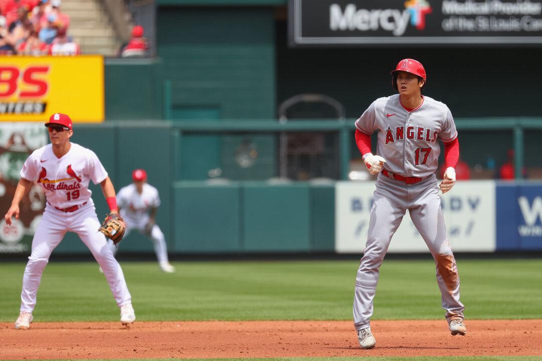 Rengifo Homers, Drives in 4 as Angels Sweep Cardinals 11–7