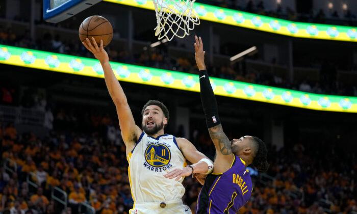 Thompson Scores 30, Warriors Adjust to Beat Lakers 127–100
