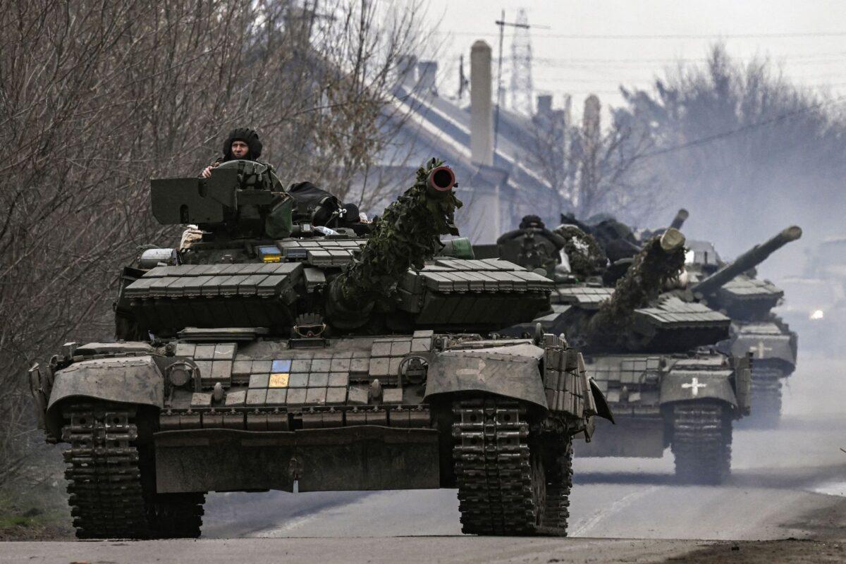 Ukrainian tanks move toward Bakhmut, in the Donetsk Oblast region, on March 20, 2023. (Aris Messinis/AFP via Getty Images)