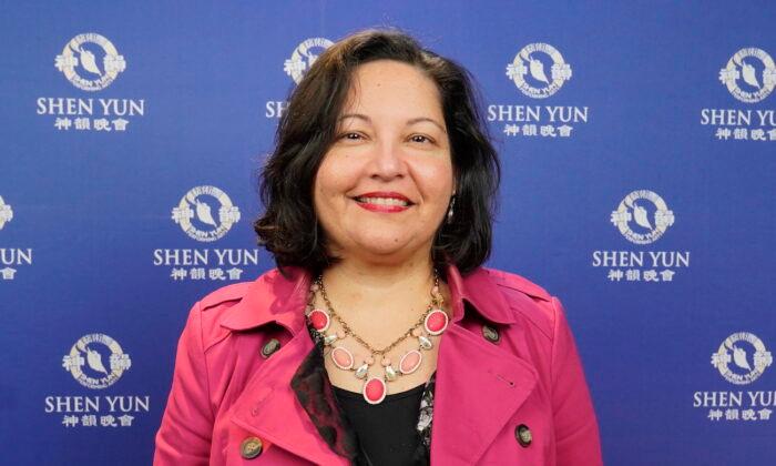 'Certainly Recommend Anyone to Go': Multi-Award Winning Lawyer on Shen Yun