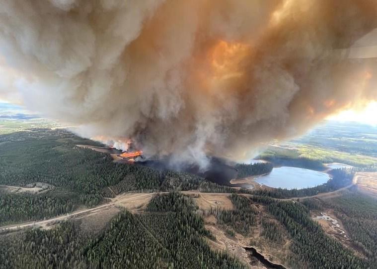 Alberta Declares State of Emergency Due to Fires, More Than 24,000 out of Homes