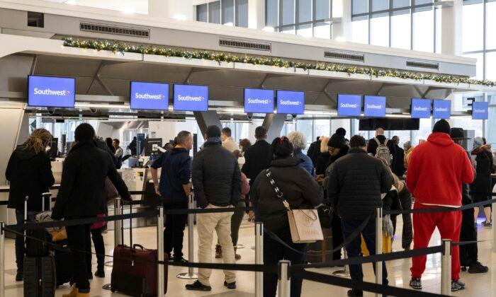 Airlines Would Be Forced to Pay Passengers for Delays, Cancellations Under Proposed New Rule