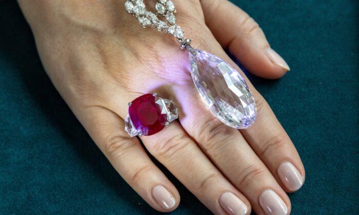 Austrian Billionaire’s Jewels Seen Fetching Over $150 Million at Auction