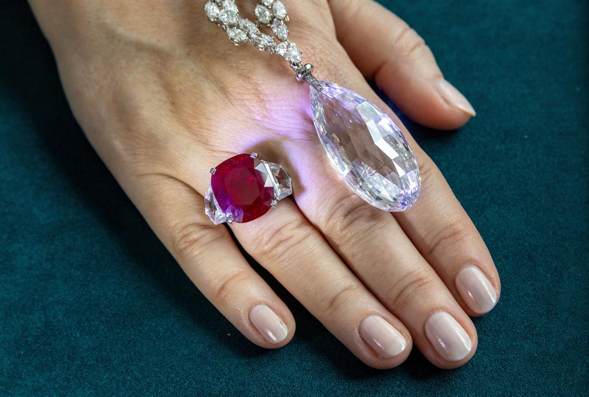 Austrian Billionaire’s Jewels Seen Fetching Over $150 Million at Auction