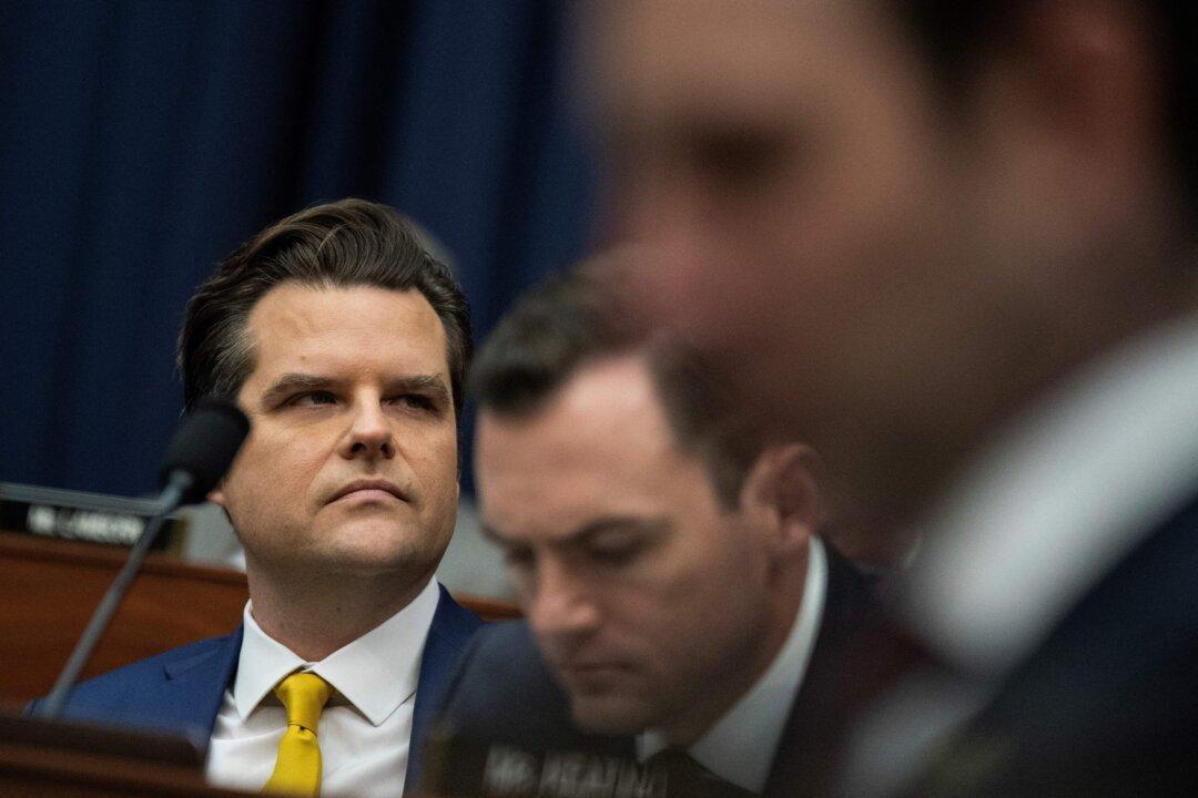 Defense Bill That Defunds DEI, Provides Compensation for Vaccine-Related Discharges Advances in House